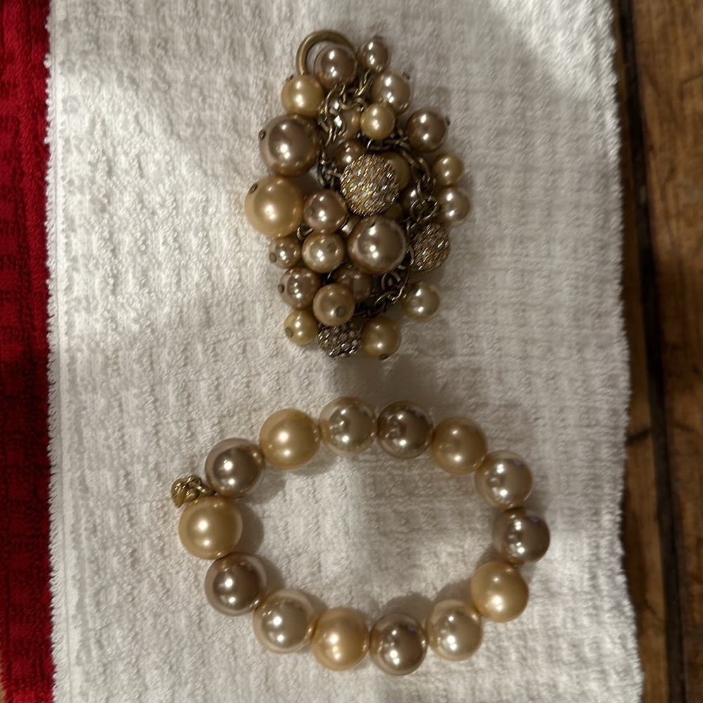 2 Carolee bracelets - Picture 6 of 10